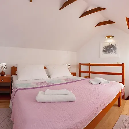 Vineyard House *