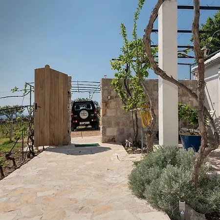 Ferienhaus Vineyard House Bol